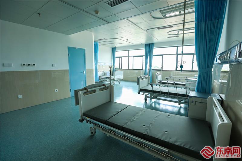 设置床位800张具备年收治4万人次以上住院服务能力.jpg