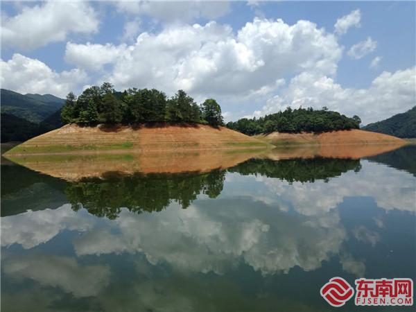 风景如画的龙头湿地公园.jpg