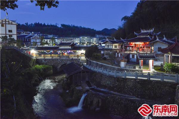 青水夜景美如画.jpg