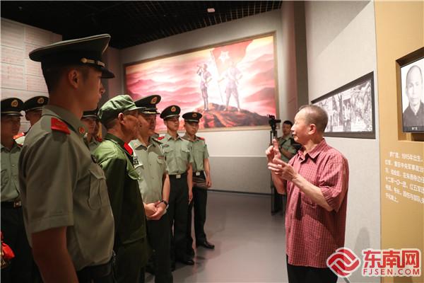 武警宁化中队官兵走进县革命纪念馆聆听红色历史(赖全平  摄).jpg