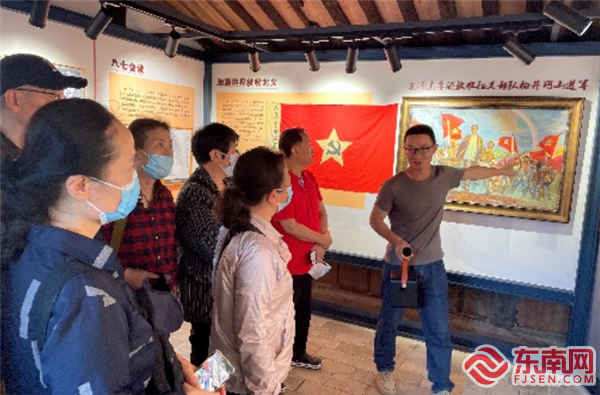 参观林畲毛泽东旧居，清流县退役军人局供图.png