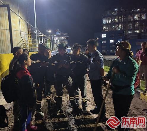 清流县退役军人火箭救援志愿服务队安排搜救工作.jpg