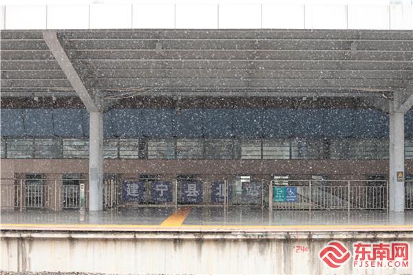 建宁县北站雪景。 庄钰翔 摄.jpg