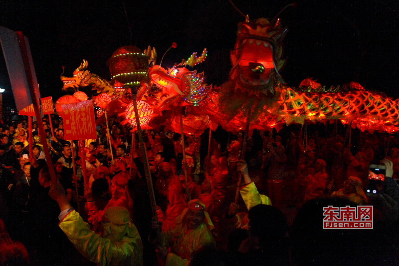 三明将乐举办庆新春龙灯大赛 舞出平安幸福年