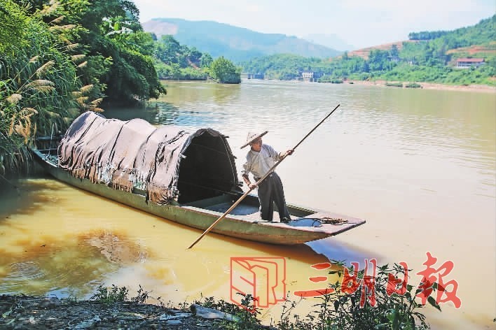 河边渡船照片图片